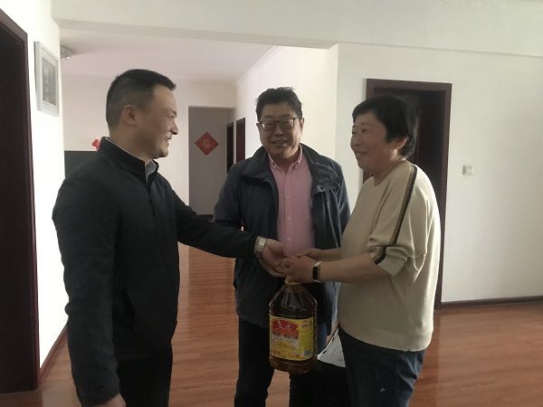“五一”暖心慰問  弘揚(yáng)工匠精神